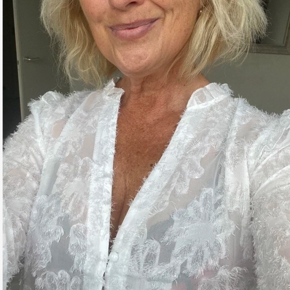 White Casual Textured Shirt Button Up Down Floral - Picture 14 of 16